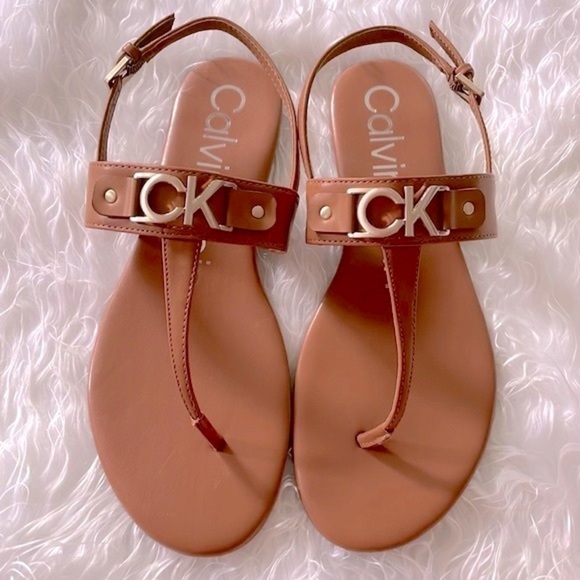 Brand New Calvin Klein Cognac Ankle Strap Thong Sandals Gold Tone Metal Logo - Picture 2 of 12